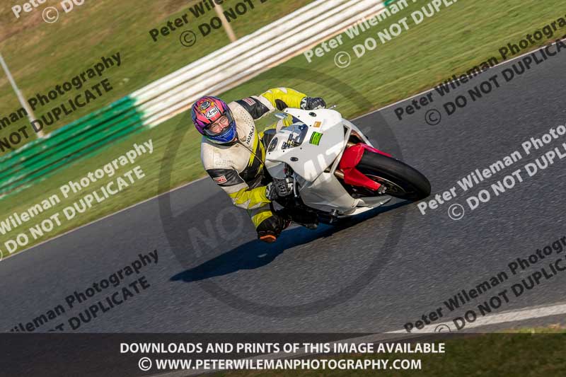 PJM Wedding Photography;enduro digital images;event digital images;eventdigitalimages;mallory park;mallory park photographs;mallory park trackday;mallory park trackday photographs;no limits trackdays;peter wileman photography;racing digital images;trackday digital images;trackday photos